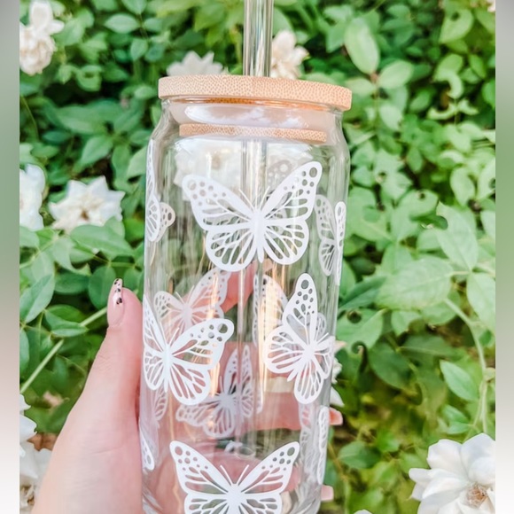 Other - 20 ounce Glass cups with lid and straws good gift for everyone